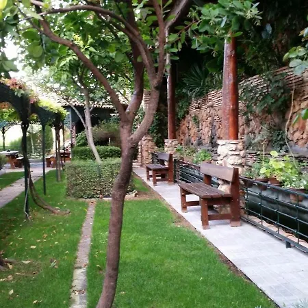 بيت خشبي Paraje El Serbal Benatae