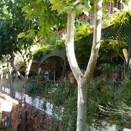 Paraje El Serbal Lodge *